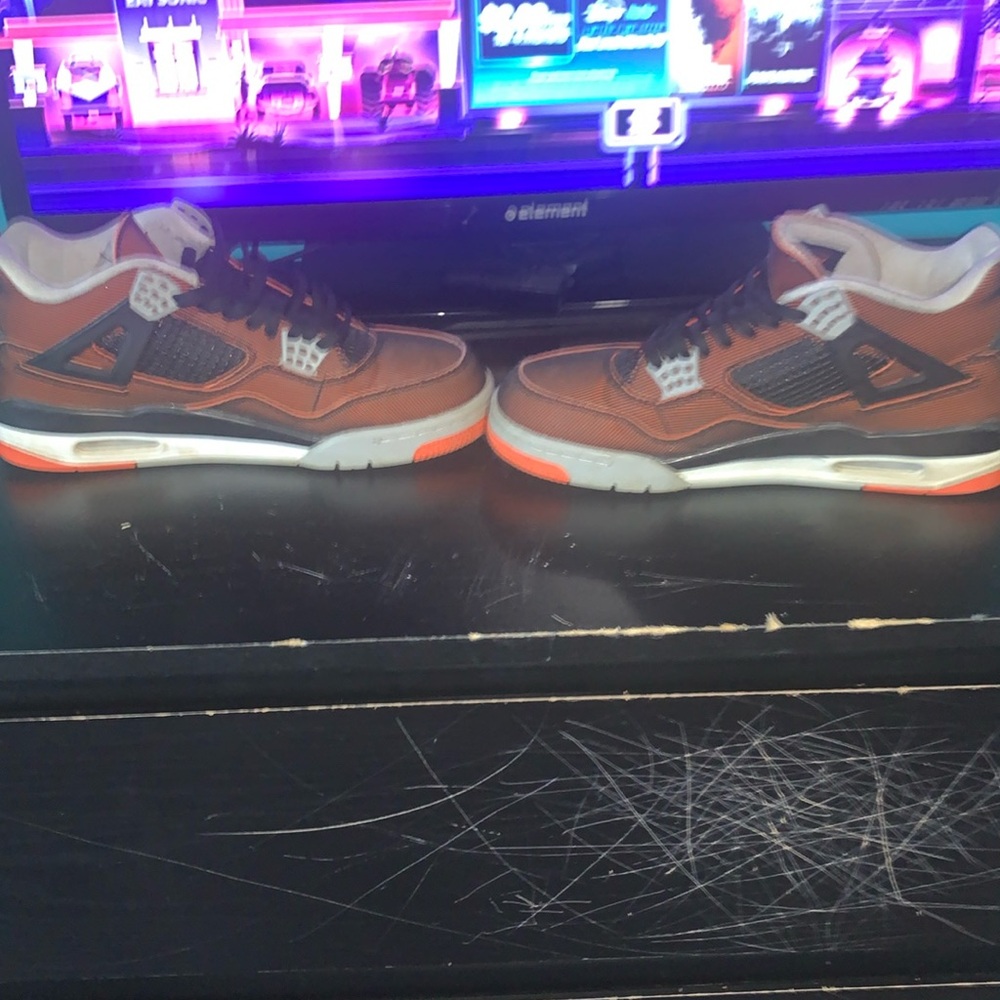 Jordan 4